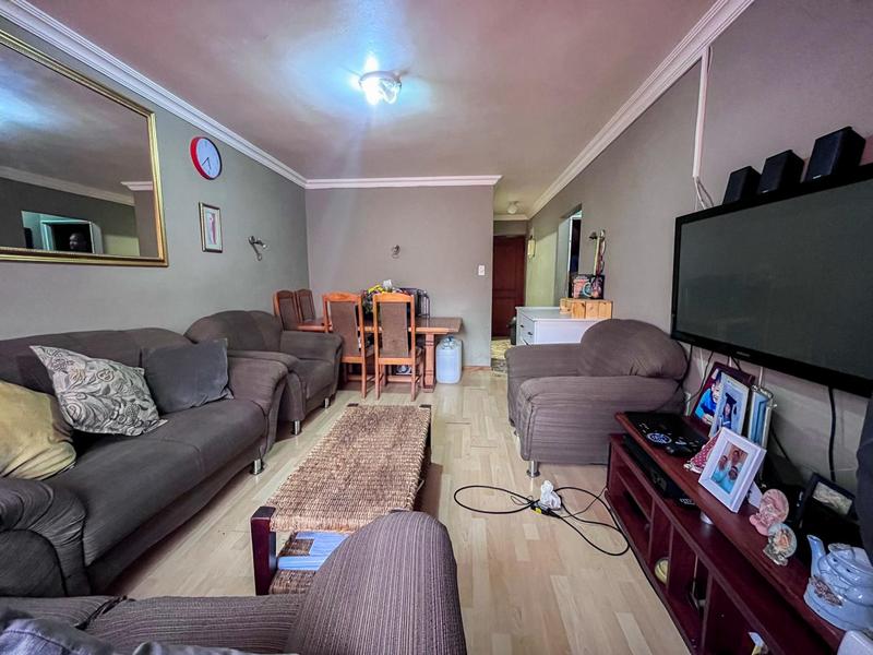 2 Bedroom Property for Sale in Grassy Park Western Cape